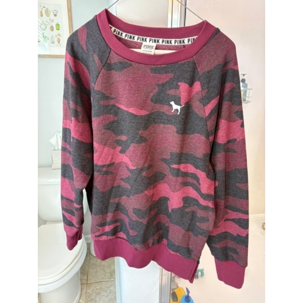 Pink Victoria's Secret Camo Crewneck Sweatshirt Burgundy Pink Fleece Lined